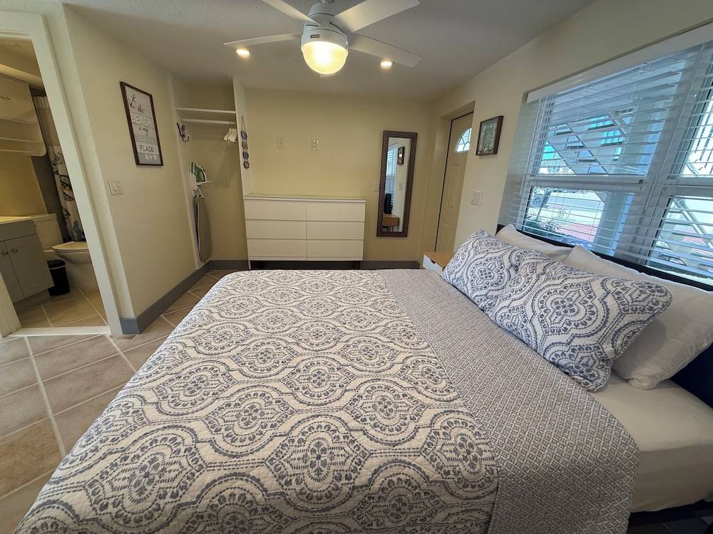Manatee Bay Inn 2