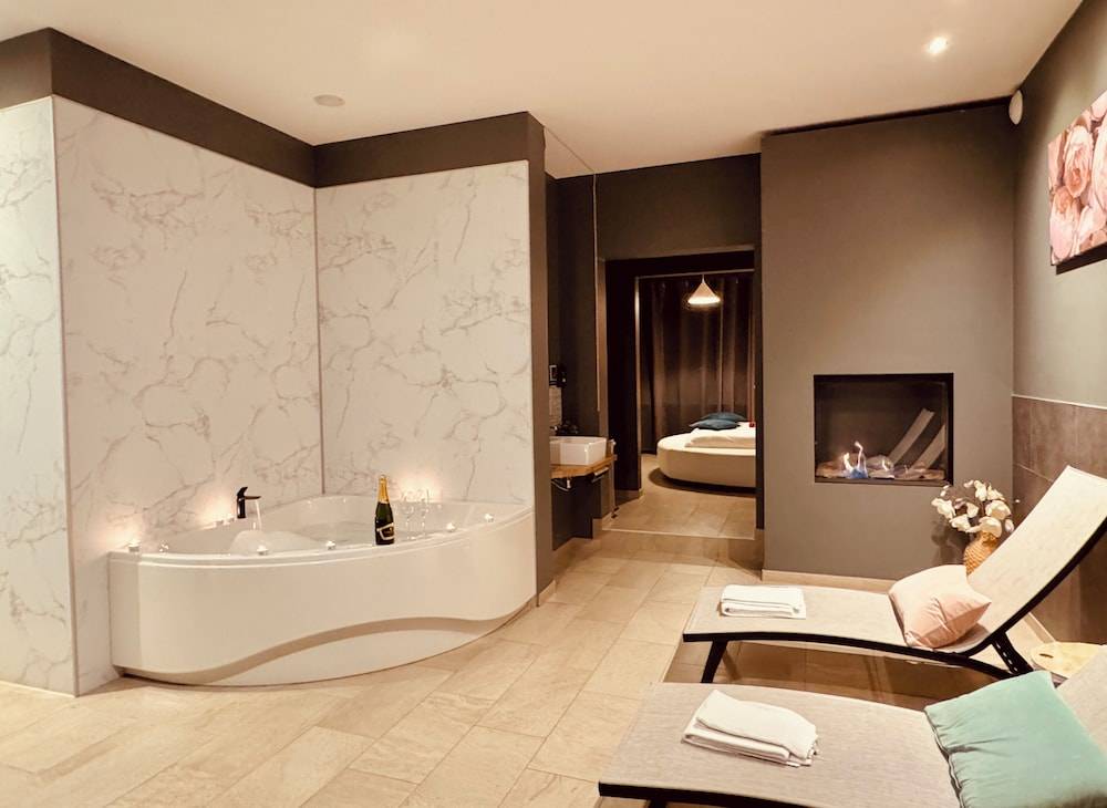 The Rose Suites 1