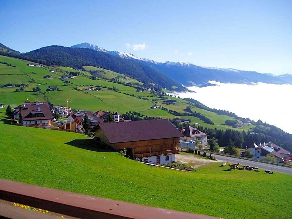 Hotel Alpenfrieden 1