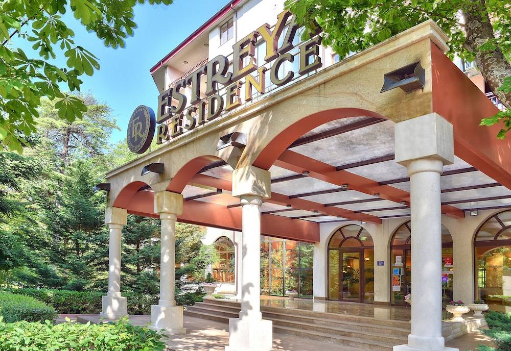 Estreya Palace & Residence 1