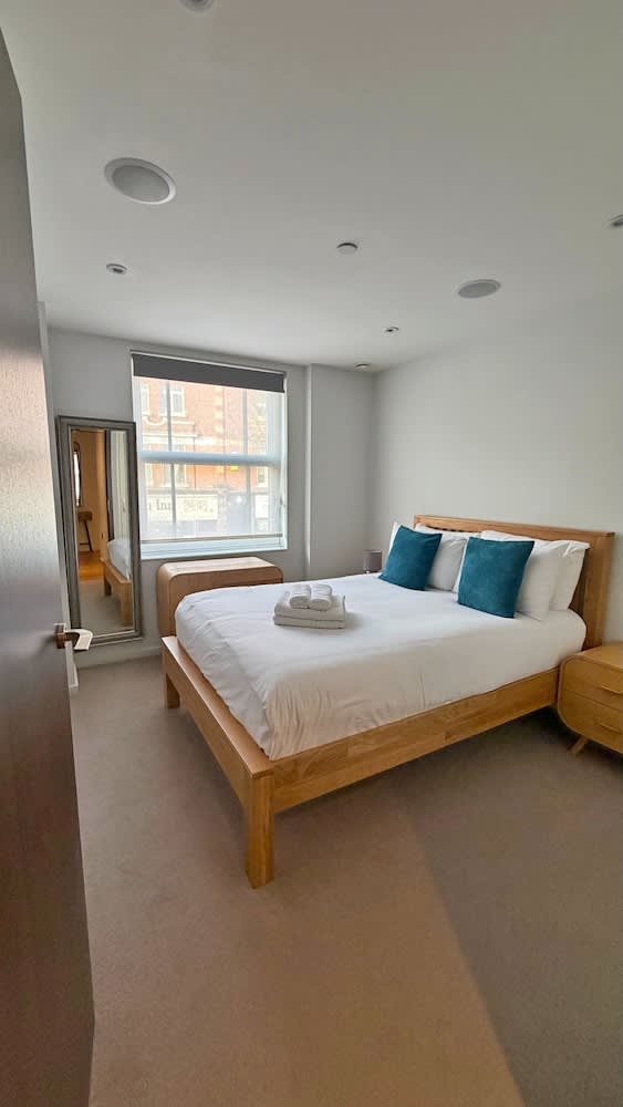Richmond Ibis House Apartments by Viridian Apartments 1