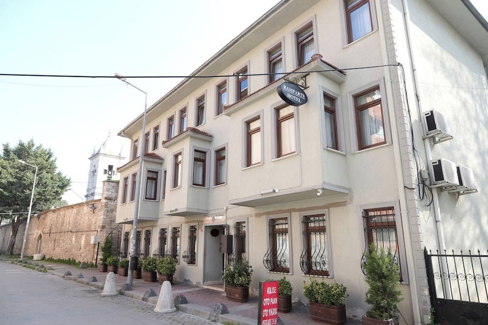 Ramparts Hotel 1