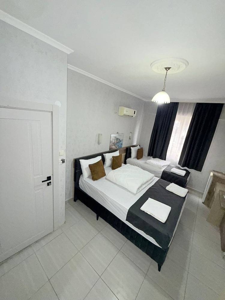 Özgür Family Otel 1