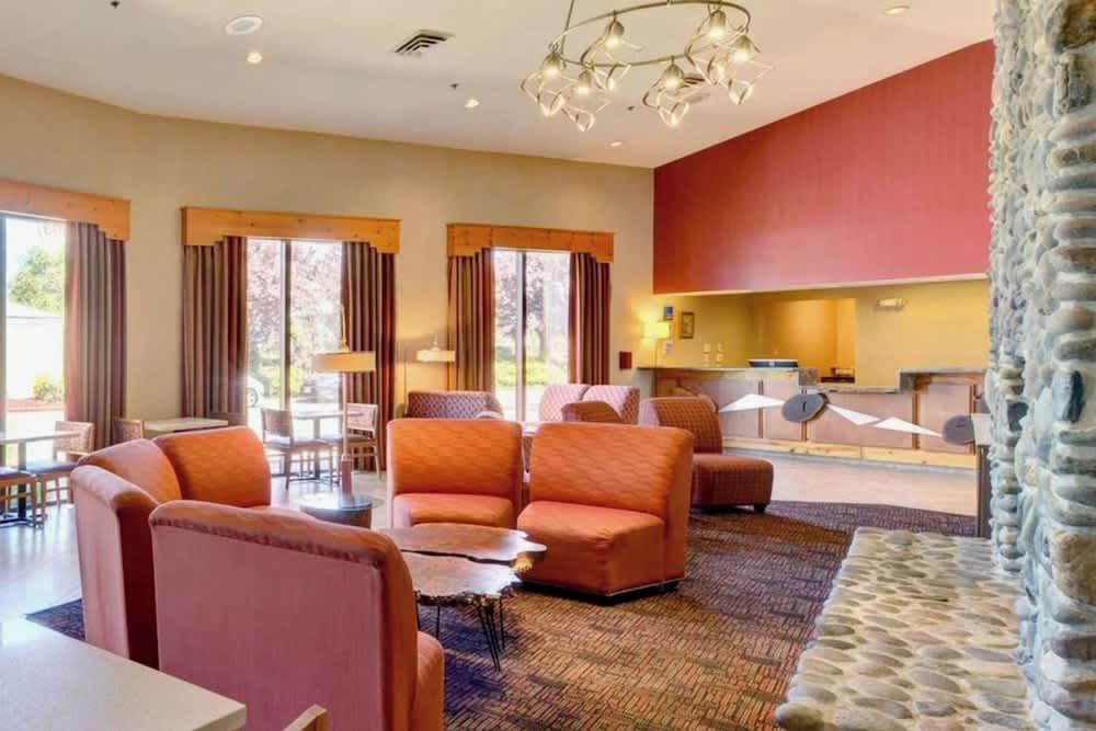 The Lodge at Roseburg 2