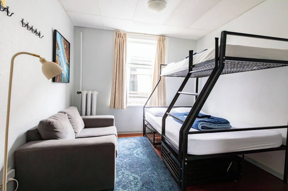 The Cambie Hostel Gastown 1