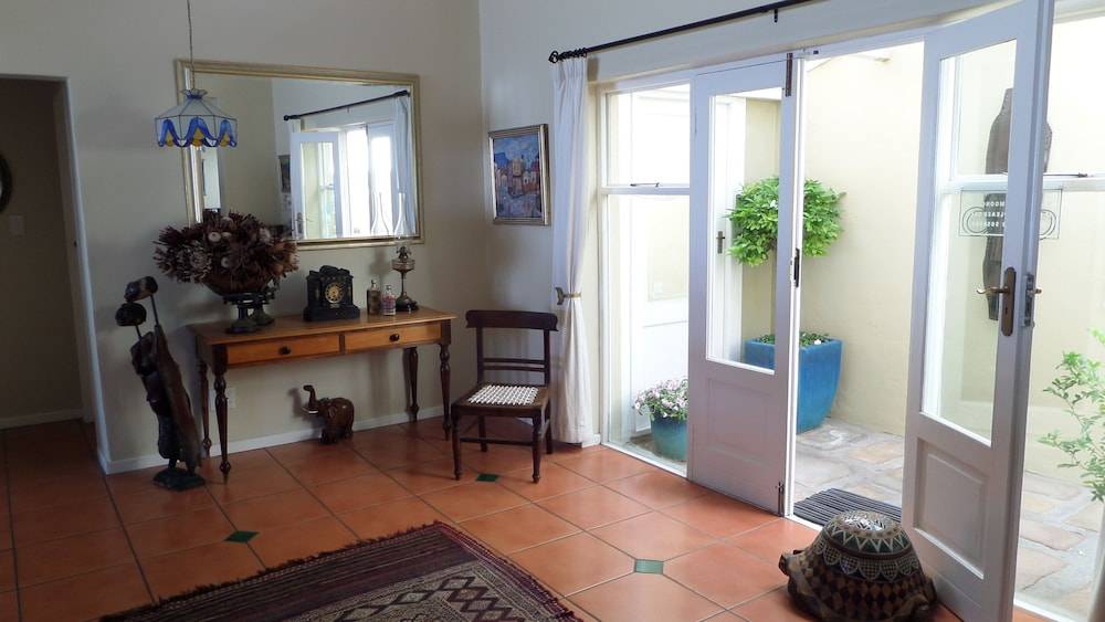 Moonglow Guesthouse 2