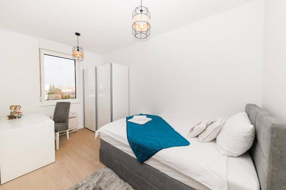 Central Vibes by Belmont Realty 2