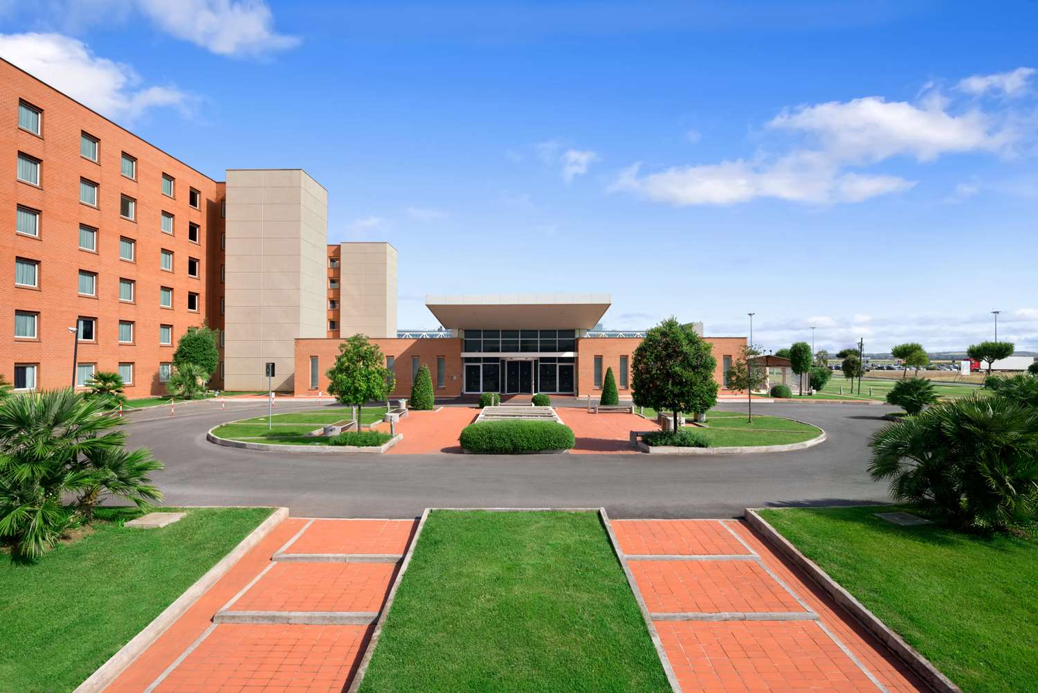 Hilton Garden Inn Rome Airport 1