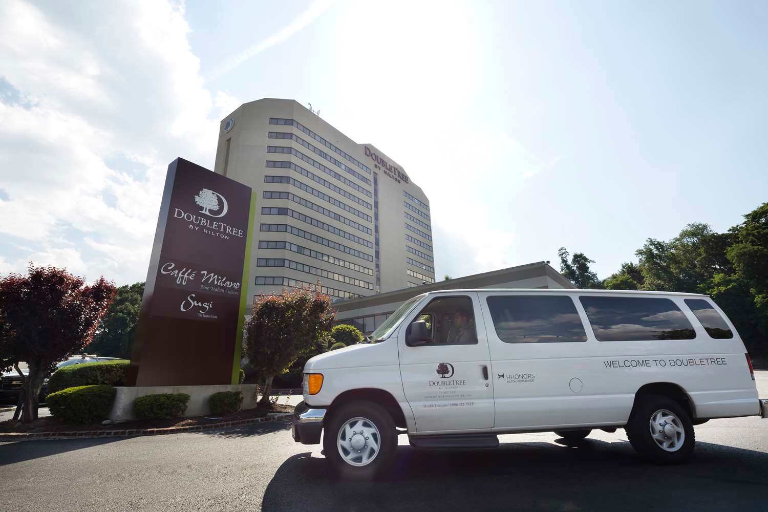DoubleTree by Hilton Fort Lee George Washington Bridge 2