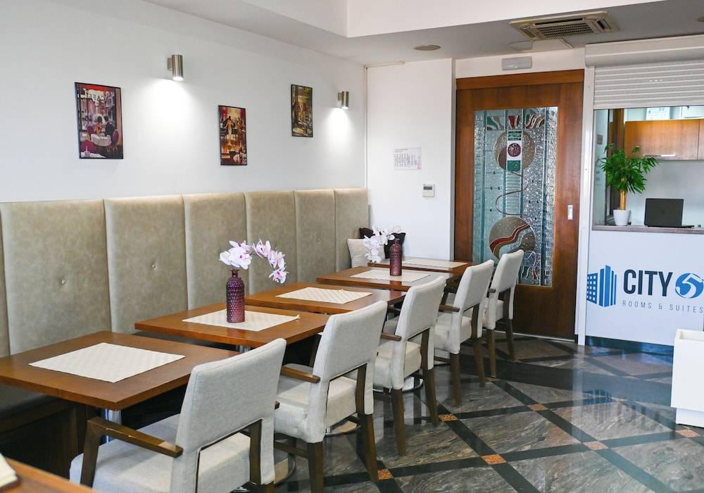 City5 ROOMS & SUITES by LSA 2