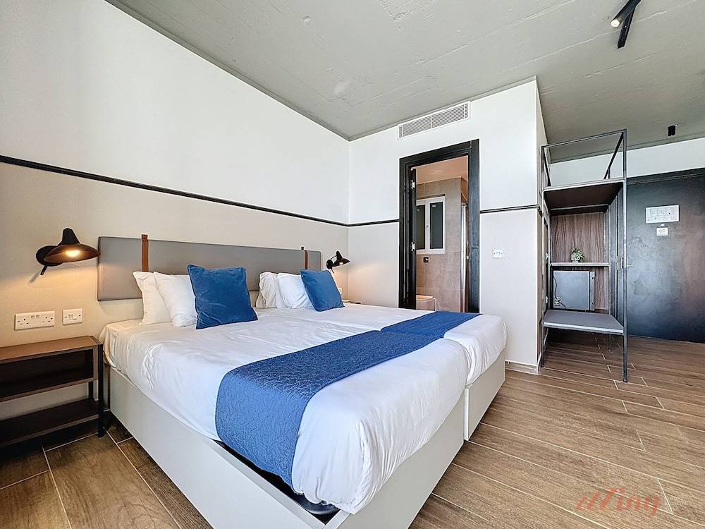 South 32 Hotel by Zzzing 2