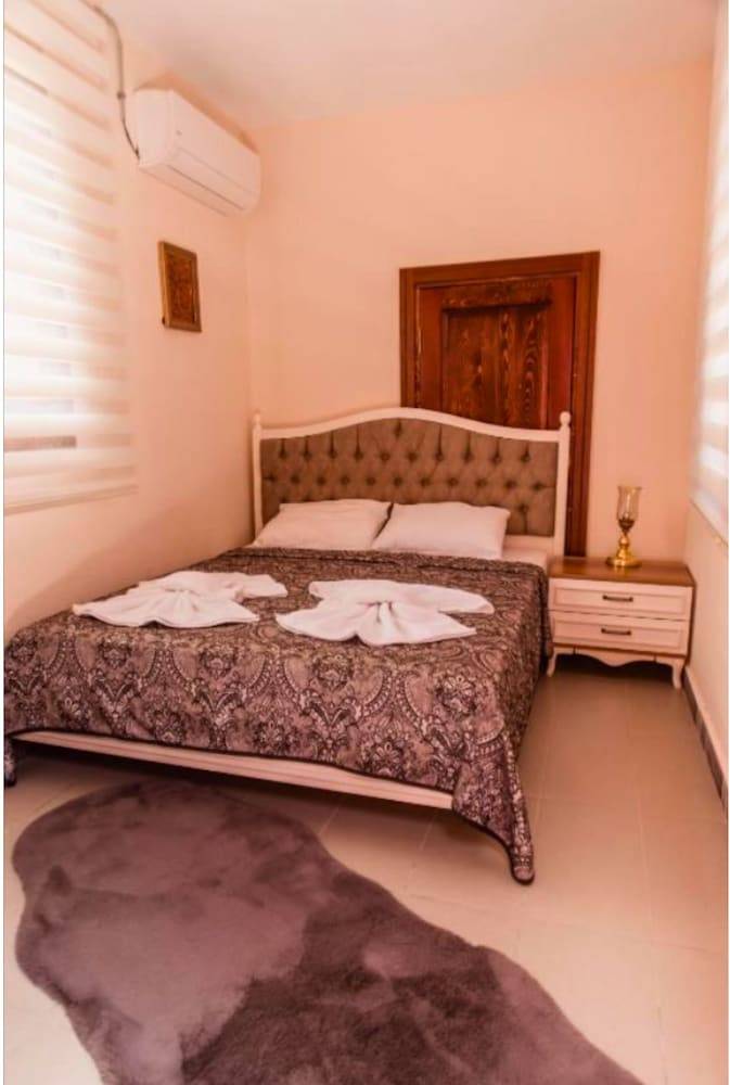 Lily Town Hotel 2