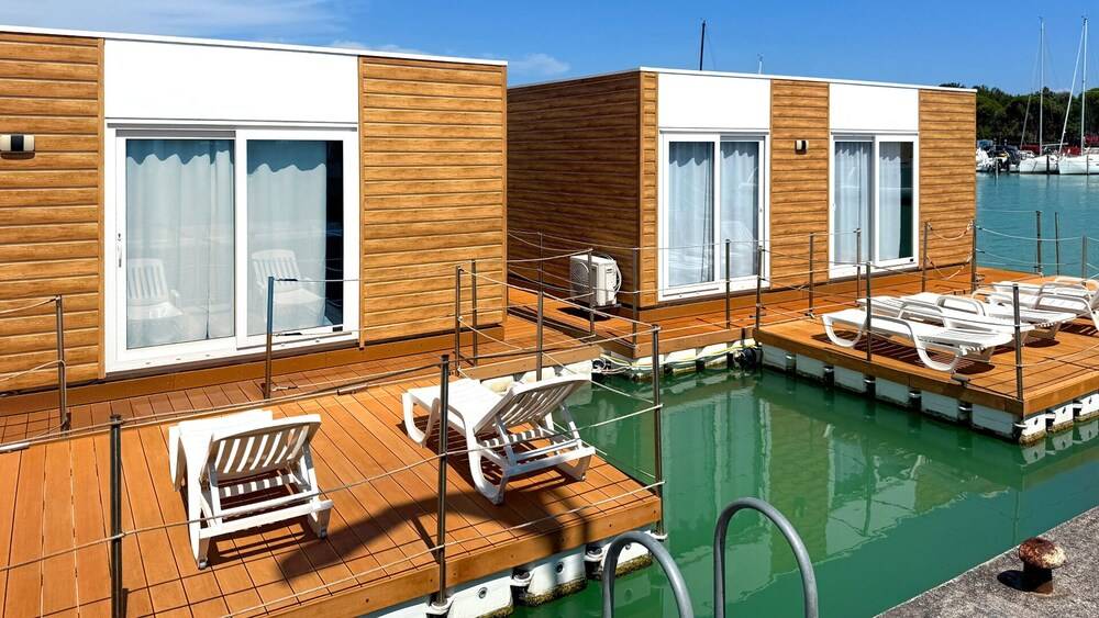 Floating Resort 1