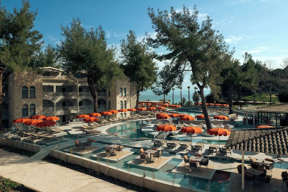 Zeus Eleva Kassandra Lagoon 1
