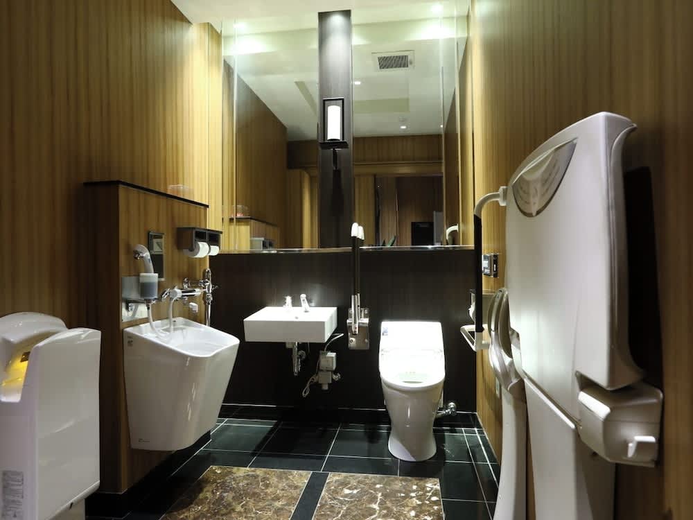 APA Hotel Ginza Kyobashi Minami Tokyo Station Yaesu South Gate 2