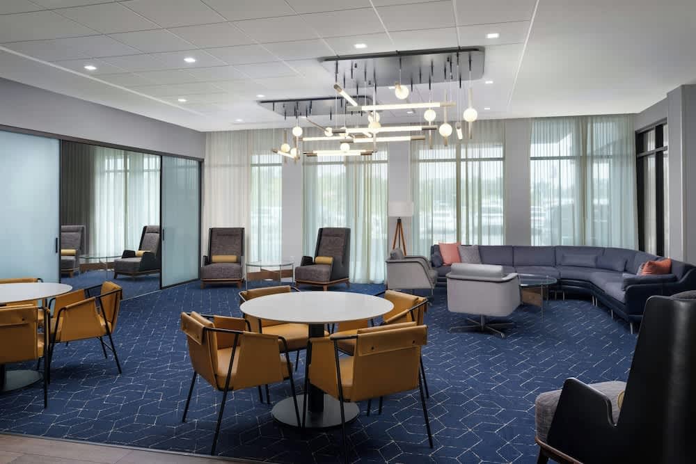 Courtyard by Marriott Lake City 2