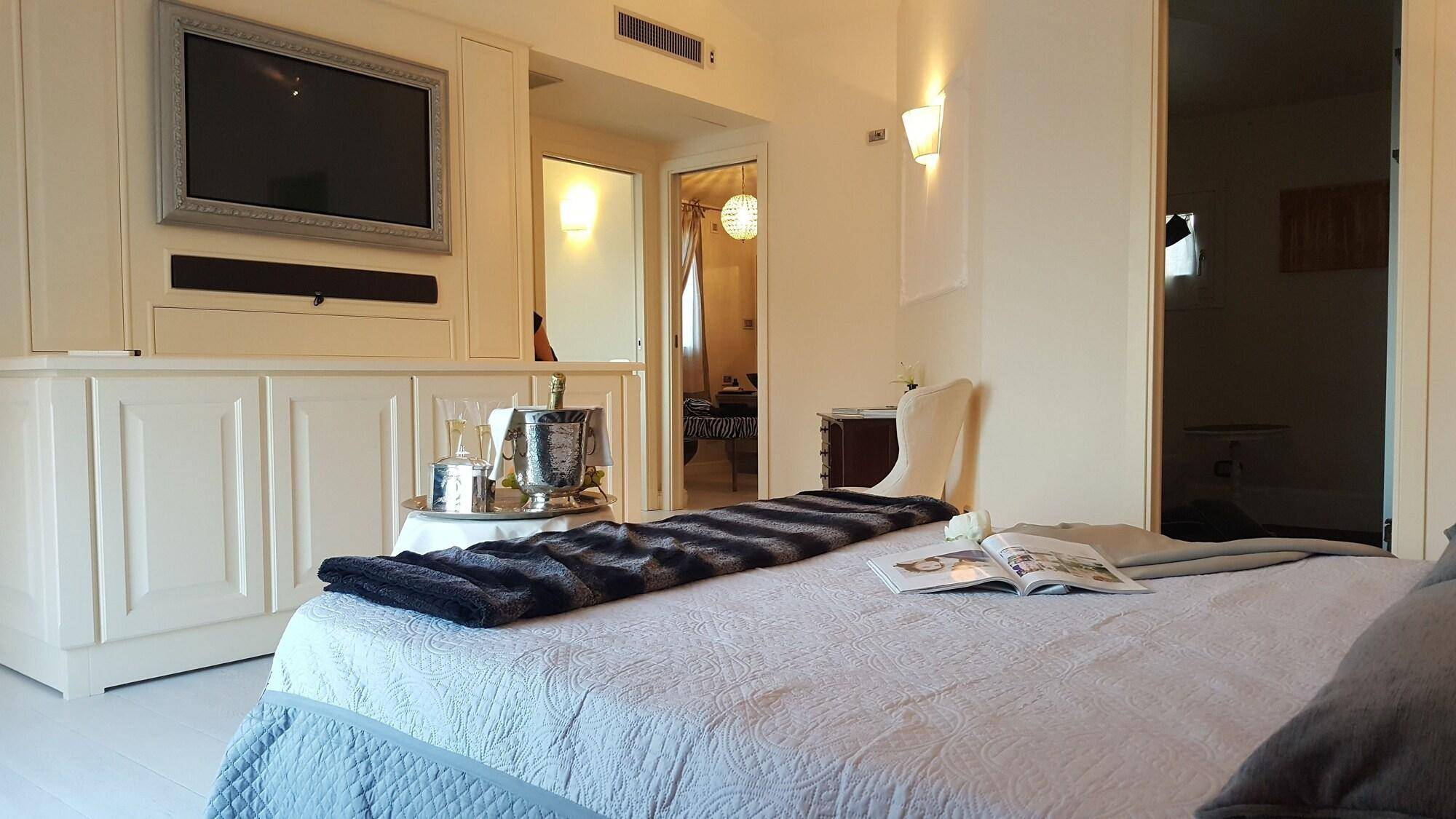 White House Luxury Hospitality 1