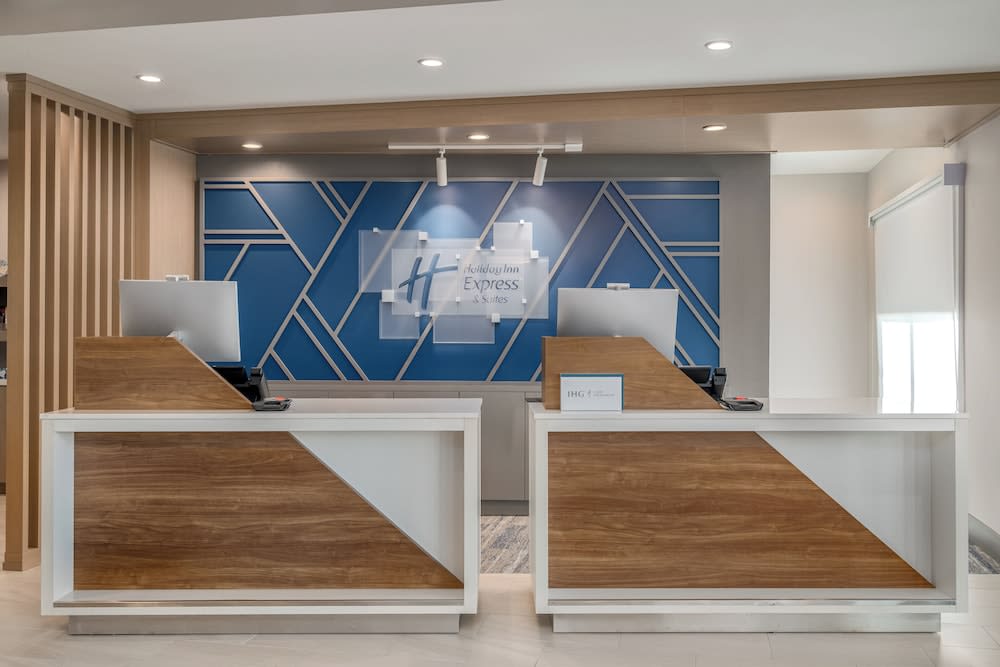 Holiday Inn Express & Suites DFW Airport Southwest - Euless by IHG 2