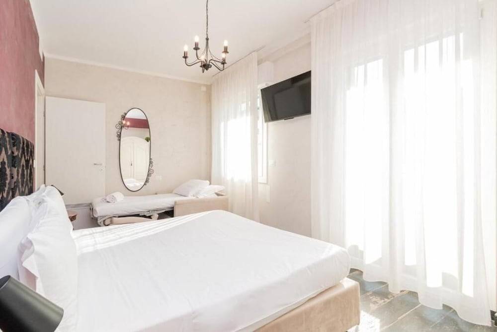 Suites Train Station Mestre 1
