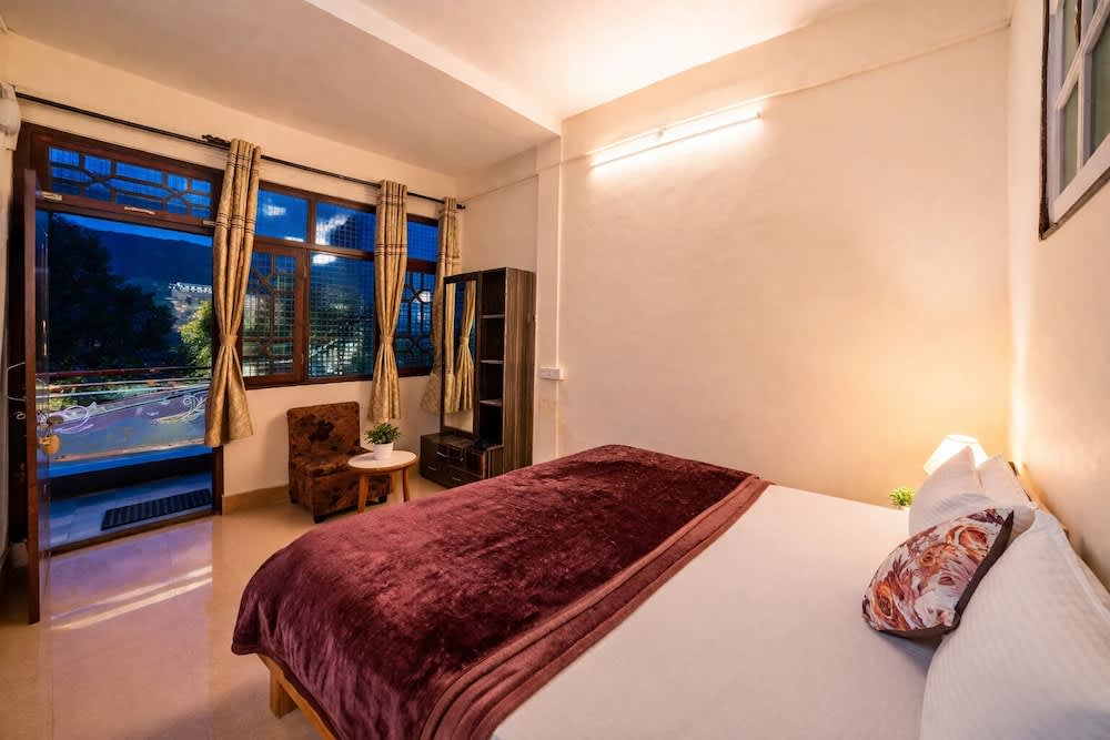 India Hotel - Mall Road Nainital - Lake View 2