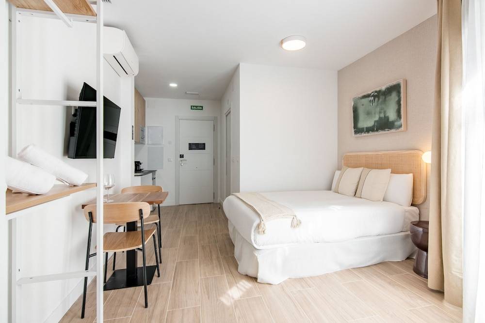 The Madrid Studios by Charming 2
