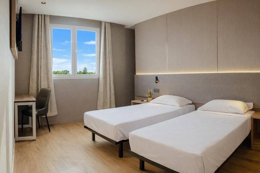 Hotel Golden 2