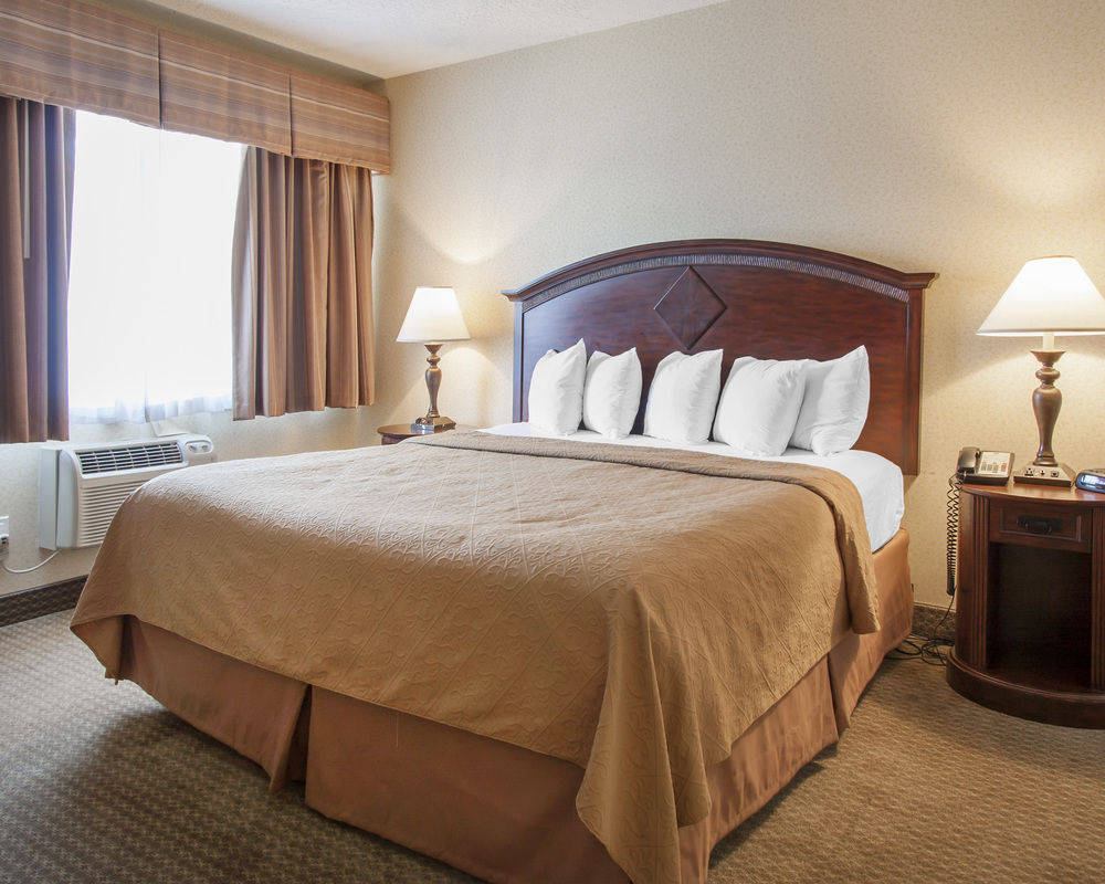 Quality Inn & Suites Airport 2