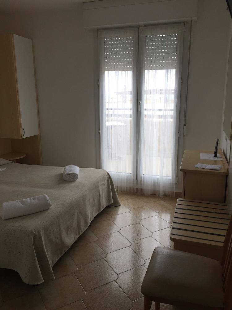 Hotel Little 2