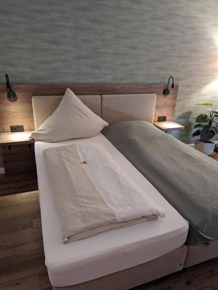 PaGa Hotel & Restaurant 2