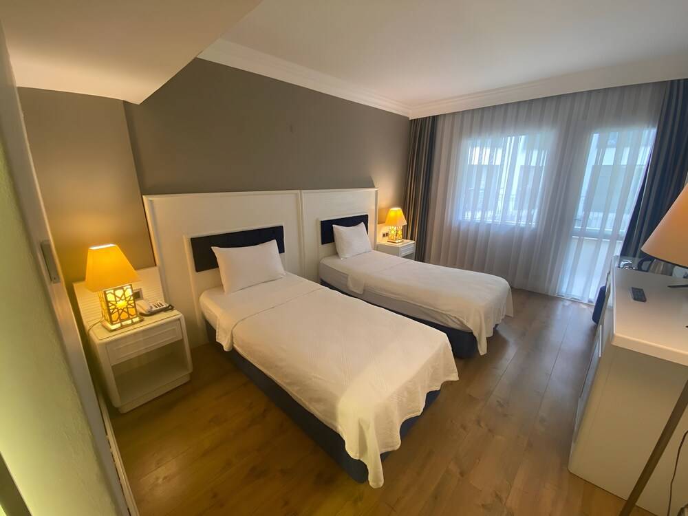Mara Palas Hotel 2