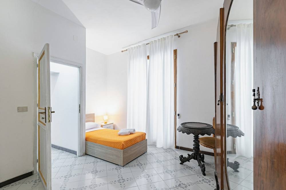 Guesthost - Piazza Pretoria Roomy Flat With Balconies X8 2