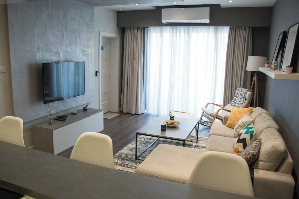 Sunshine Suites 1