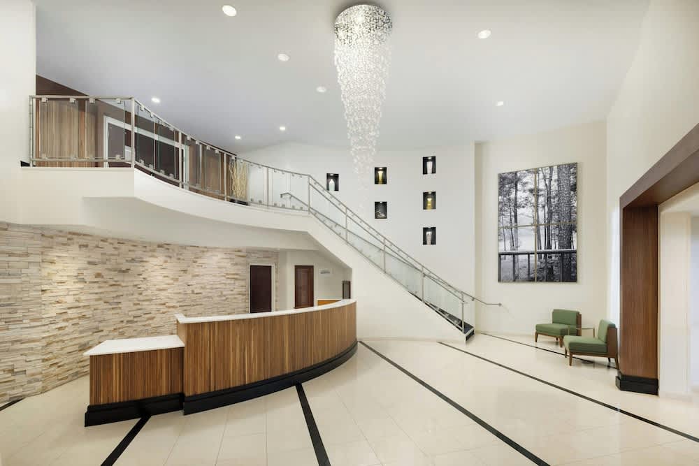 Courtyard by Marriott Montvale 2