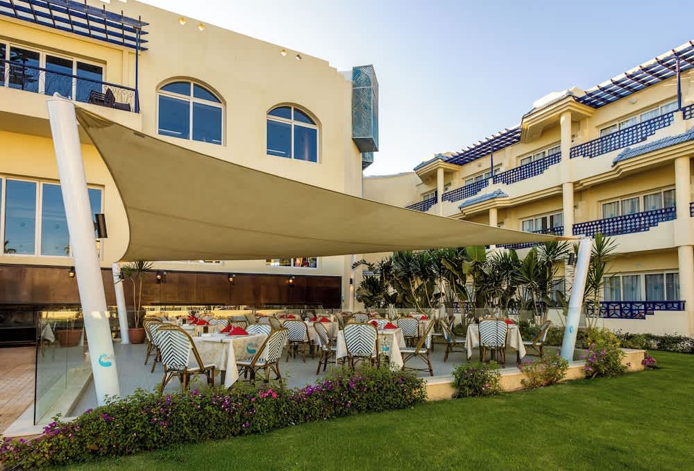 Grand Oasis Resort 1
