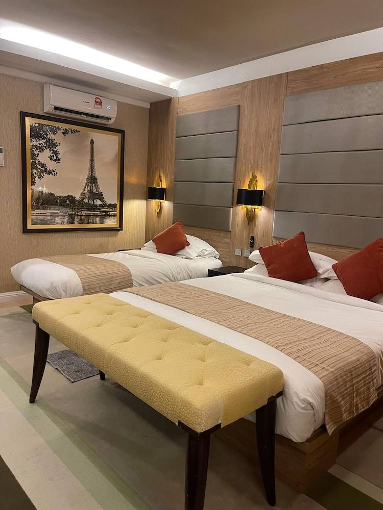 Sharila Beach Resort Perhentian 1