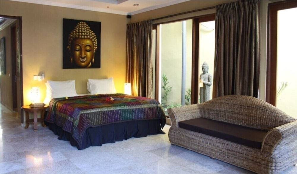 Bayshore Villa 1