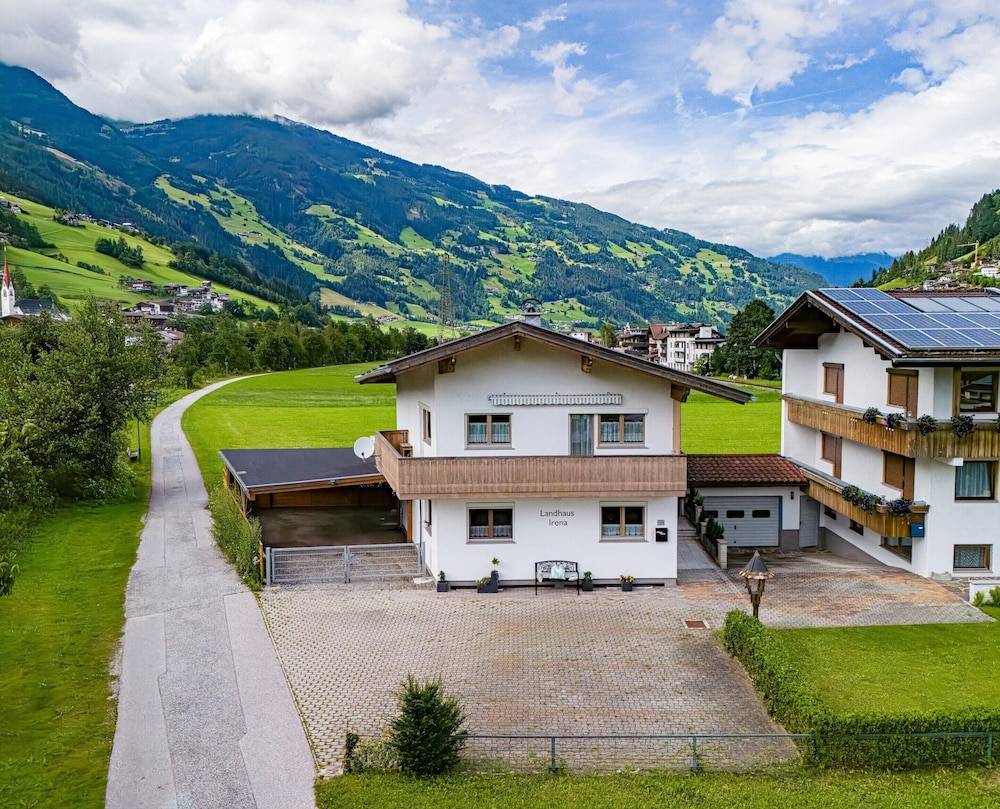 Chalet in Zillertal Near Ski Slopes 1