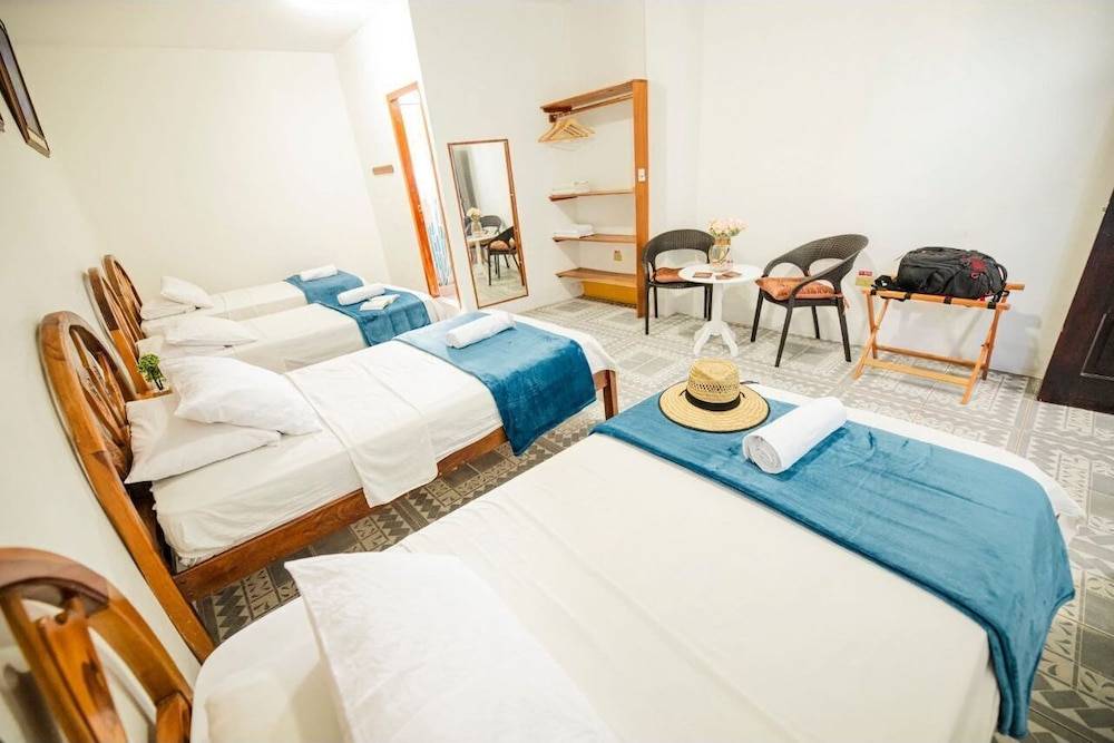 GARDNER HOSTAL 1