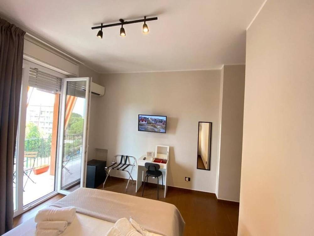 Panoramic Rooms 2