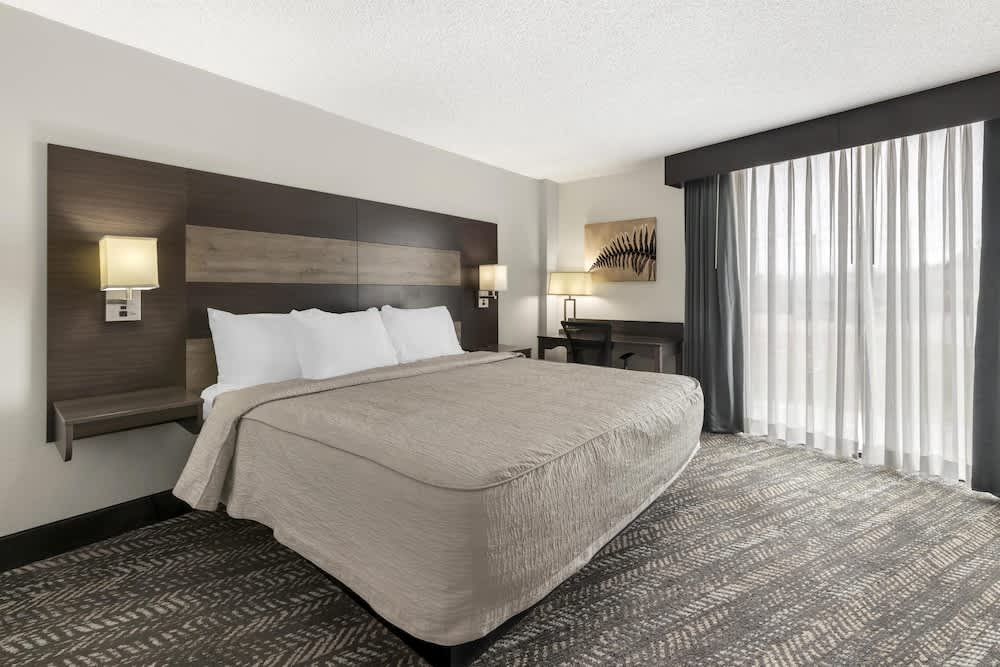 Best Western Plus Wausau Tower Inn 1