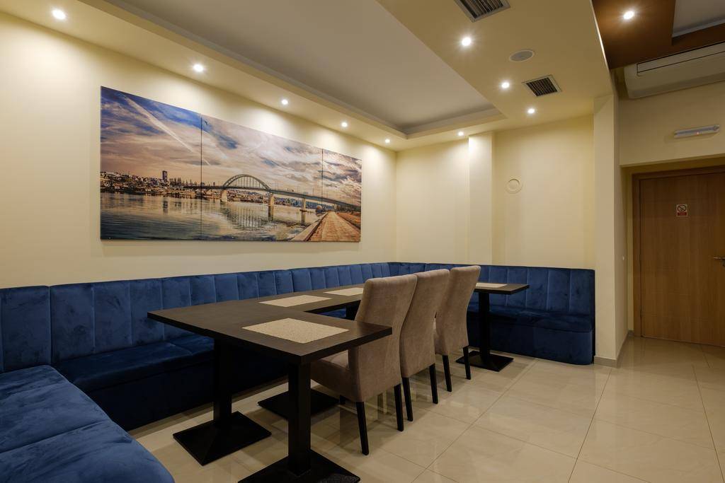 Airport Hotel Garni 1