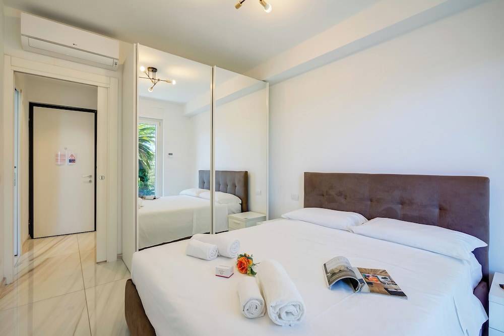 Beachy Vibes- 900m From the Beach 1