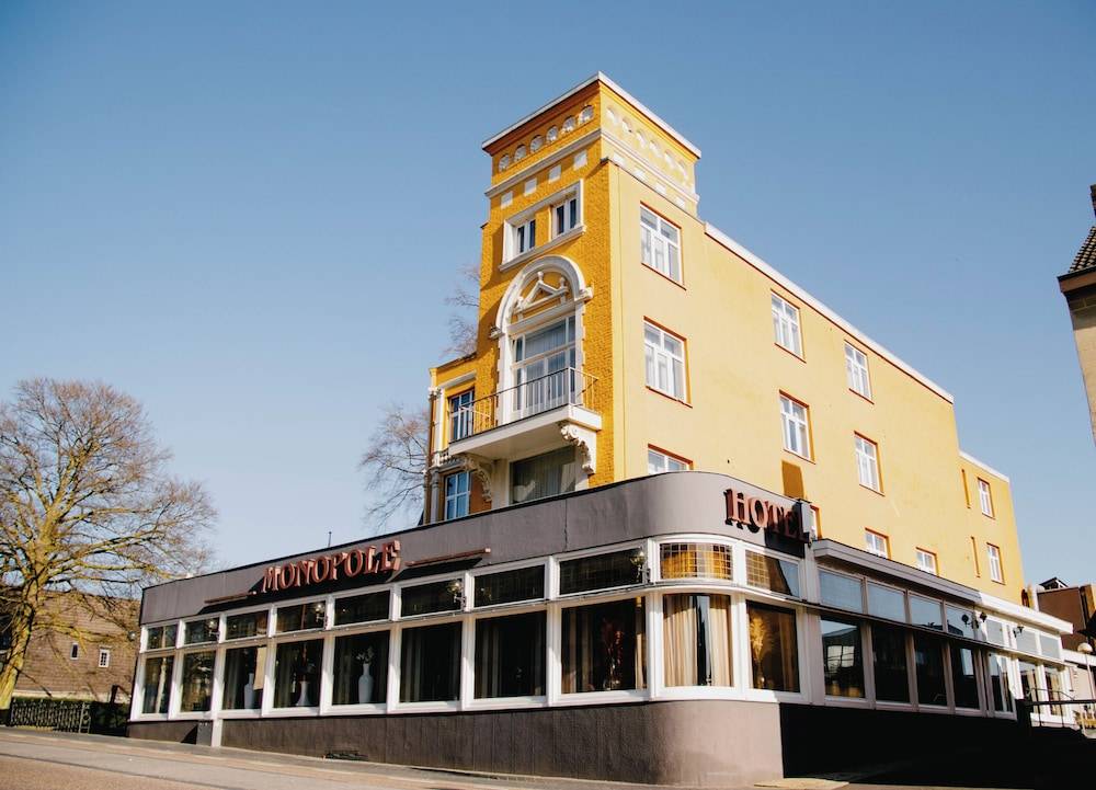 Grand Hotel Monopole 1