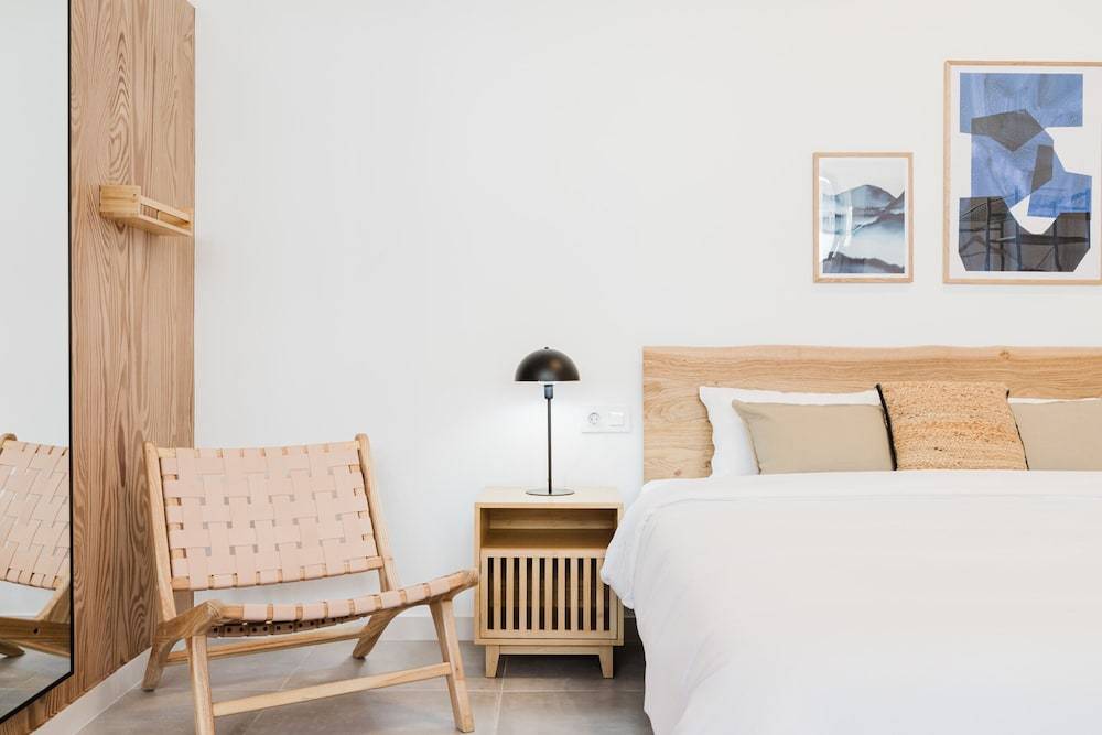 Valencia Apartments by Olala Homes 1