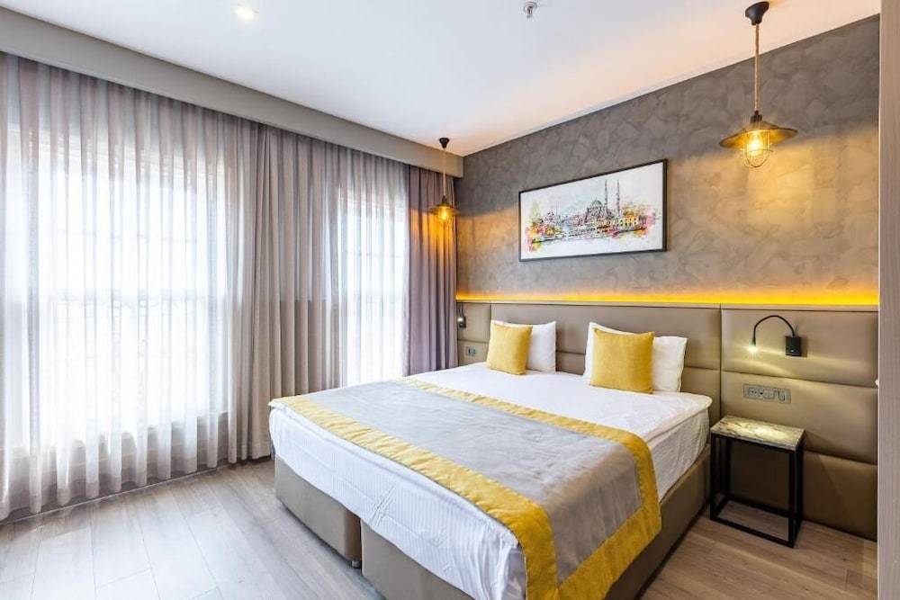 Seraglio Hotel & Suites 1