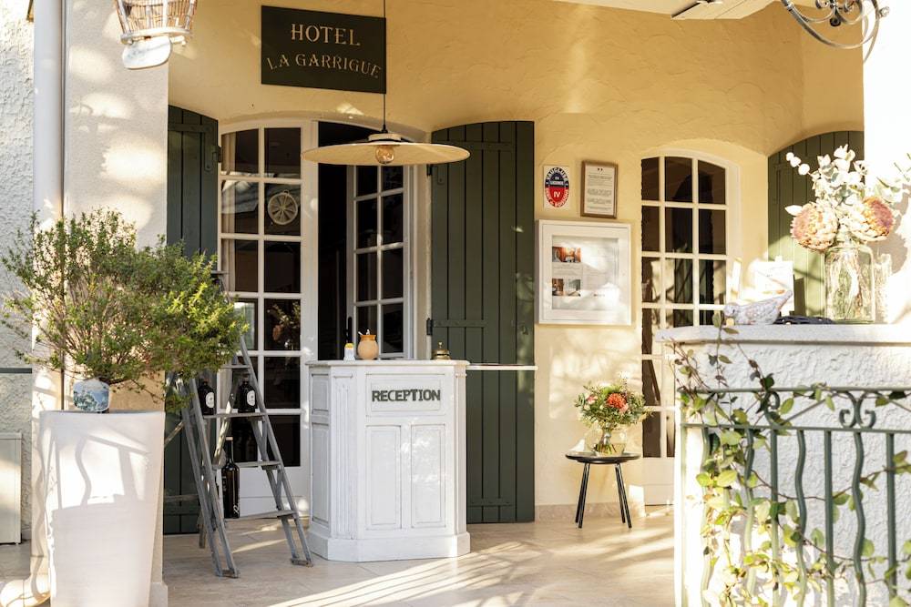 Hôtel La Garrigue & Bar Le Perchoir 2