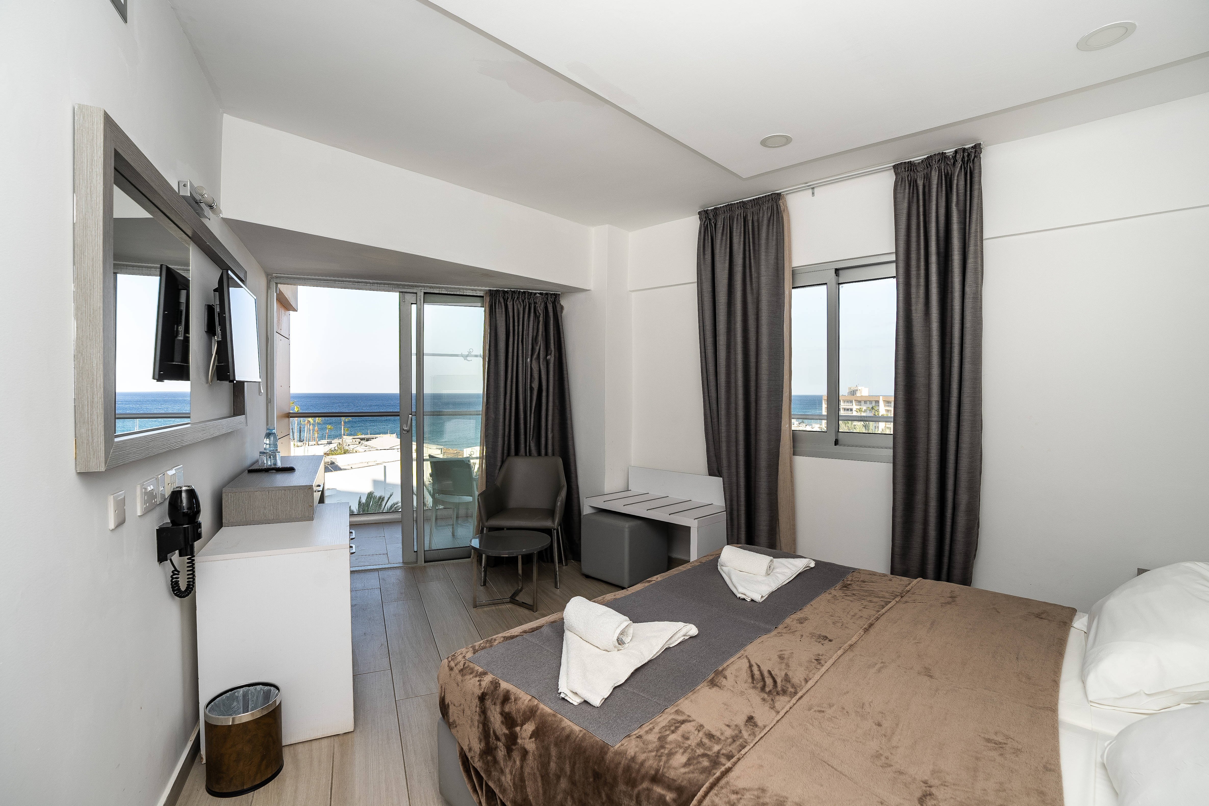 Captain Pier Hotel 1