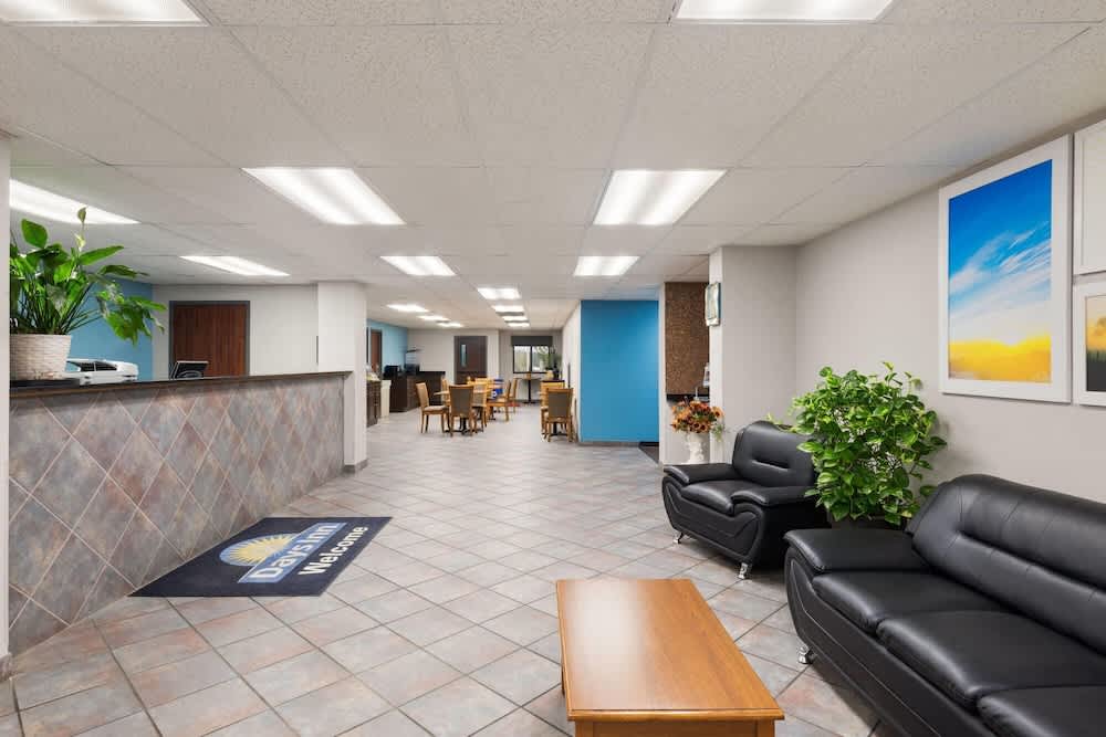 Days Inn by Wyndham Phenix City Near Fort Benning 2