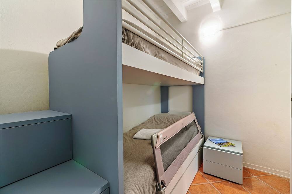 Magnolia House: Sirmione Apt for 4 With Shared Pool 2