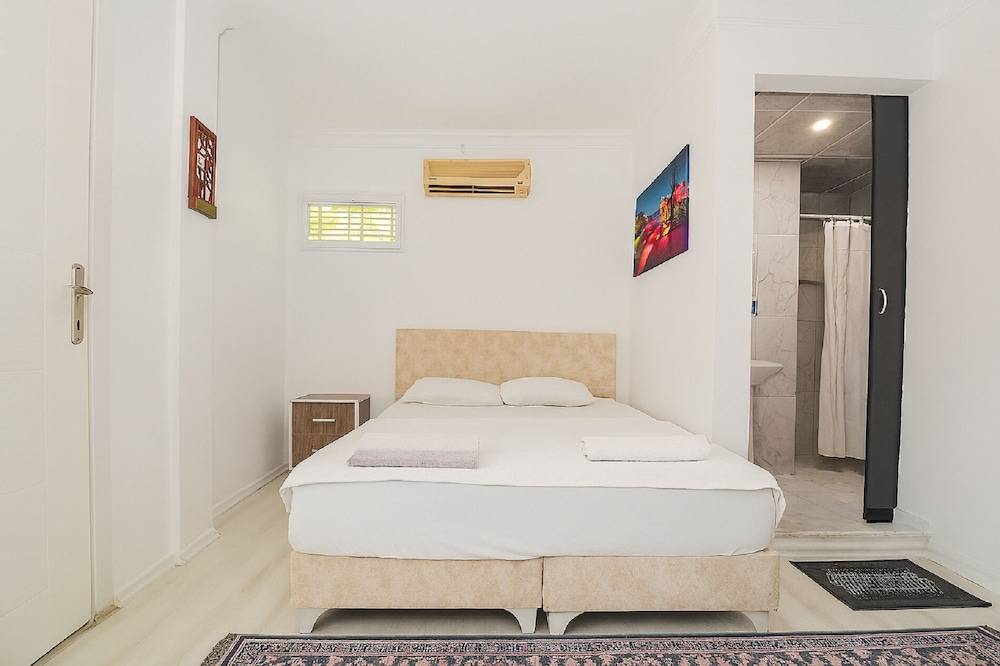 Hillside Apart Hotel & Side 1